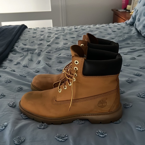 Worn a couple of times but have been cleaned and unworn for 1 year - Picture 2 of 4